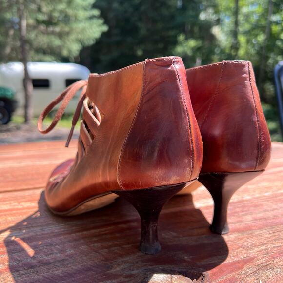 Stuart Weitzman Vintage Lace-Up Peep Toe Booties 8.5 Cognac Brown Leather Heels - Picture 9 of 16